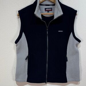 Musto navy and gray women’s polartec large size 14 nautical vest